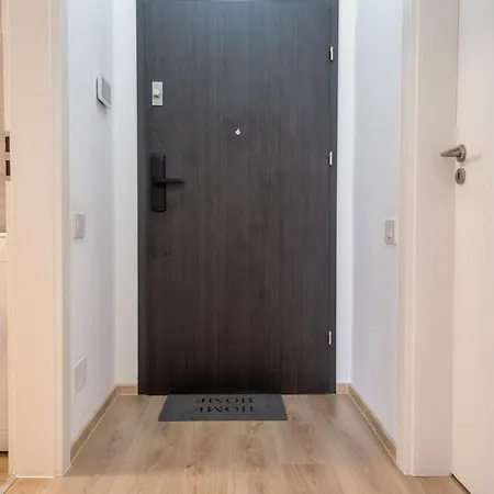 Mohost Spot - Business & Leisure With Parking And Balcony Apartmán *