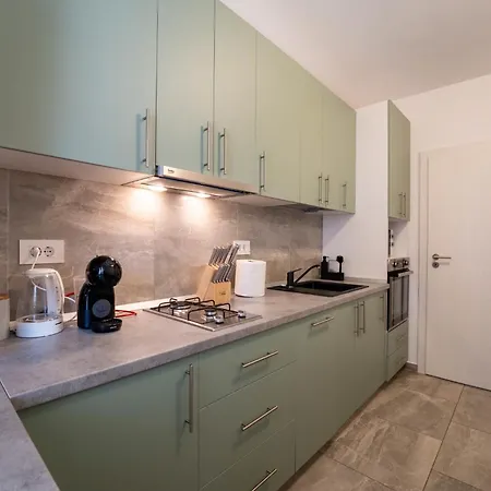 Mohost Spot - Business & Leisure With Parking And Balcony Brašov