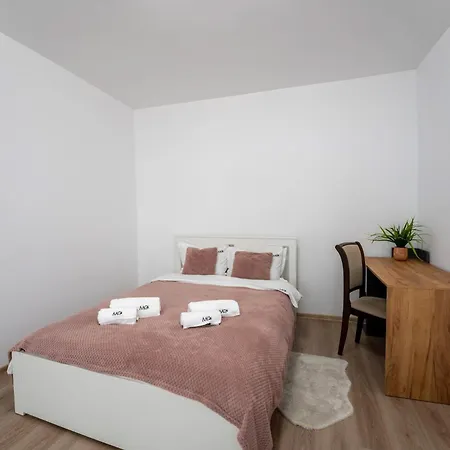 Mohost Spot - Business & Leisure With Parking And Balcony *